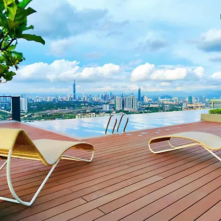 Klcc Pool View Homestay（隆景民宿）